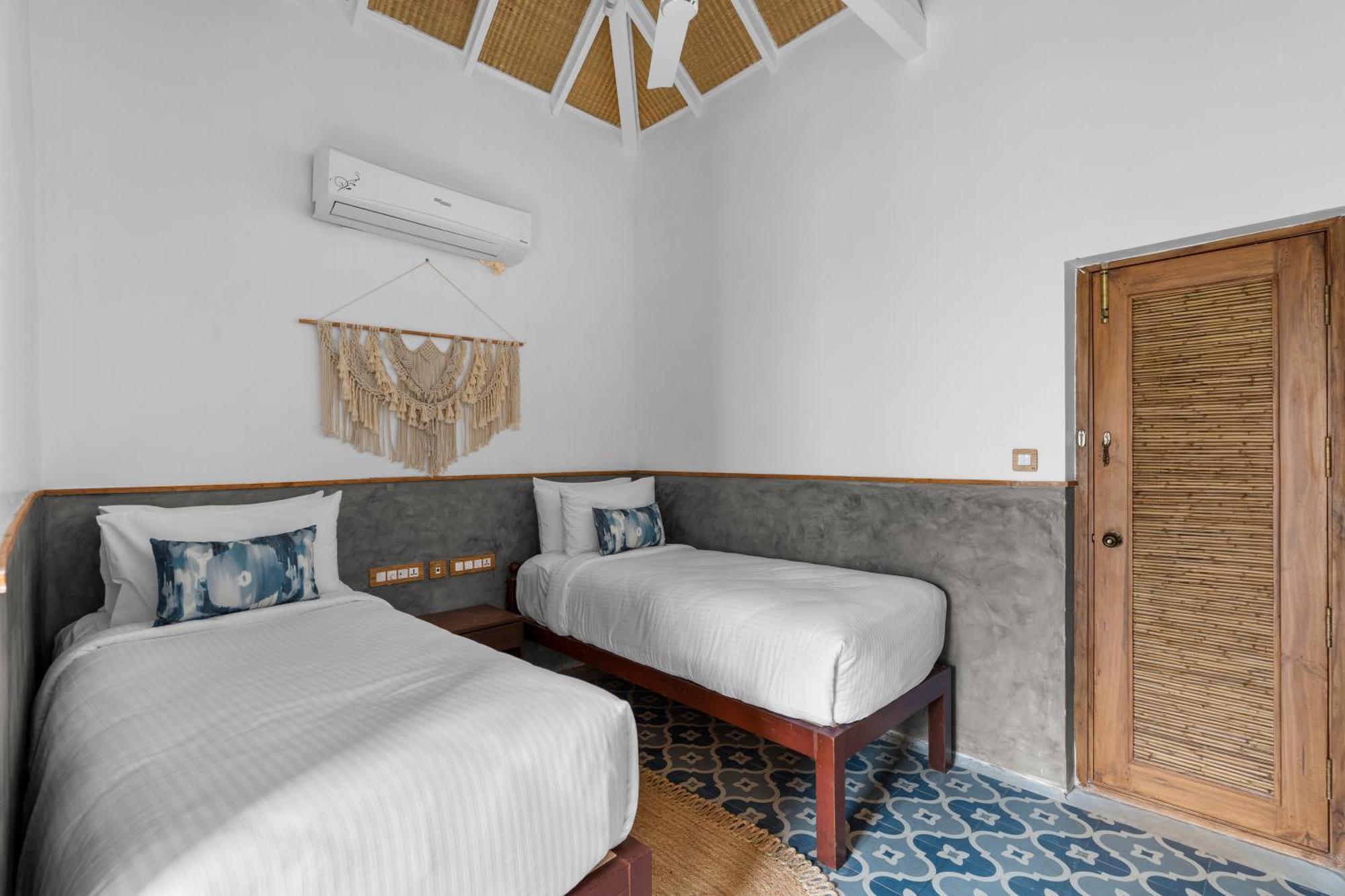 Azora By Ayatana, Goa Hotel Morjim Bagian luar foto