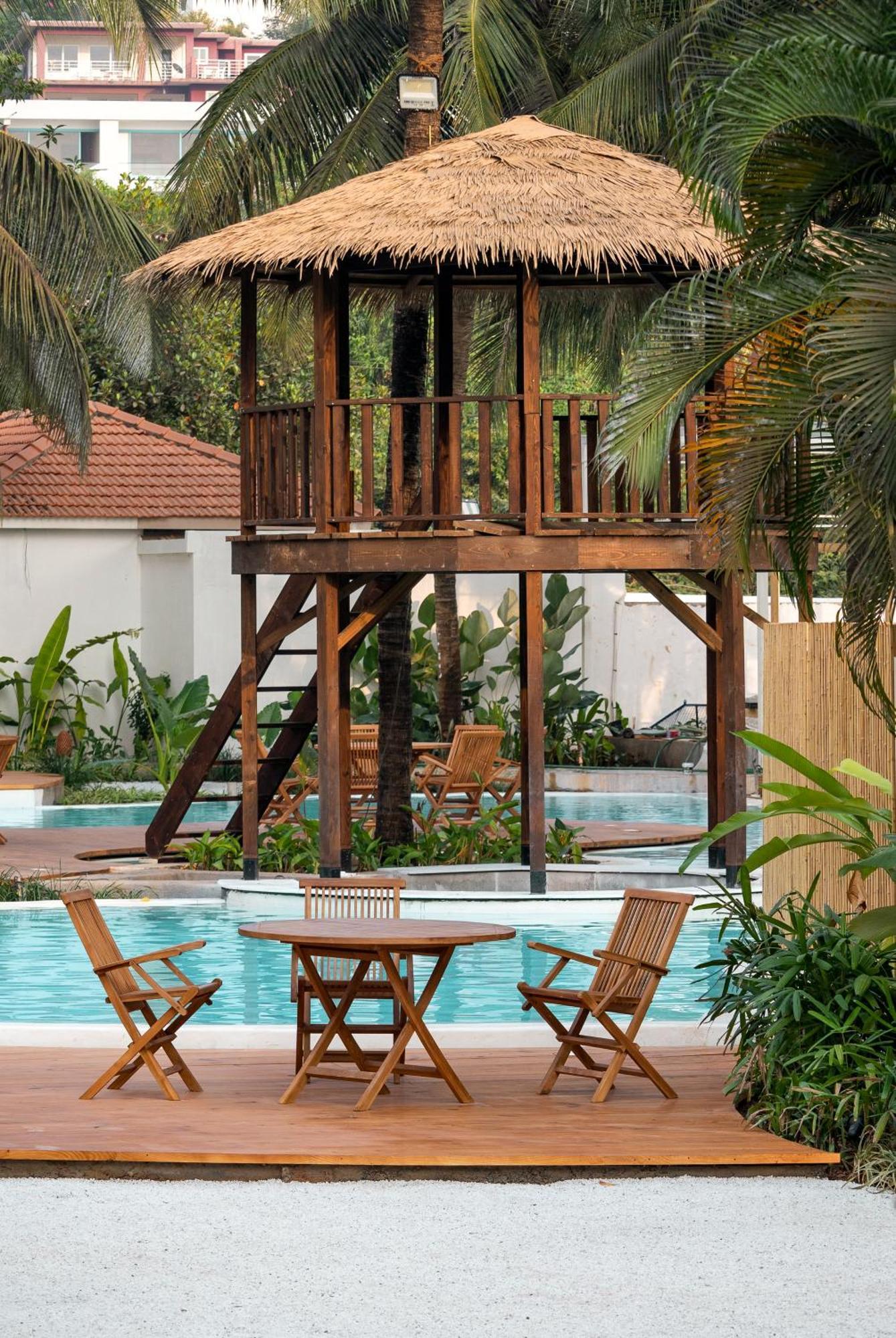 Azora By Ayatana, Goa Hotel Morjim Bagian luar foto