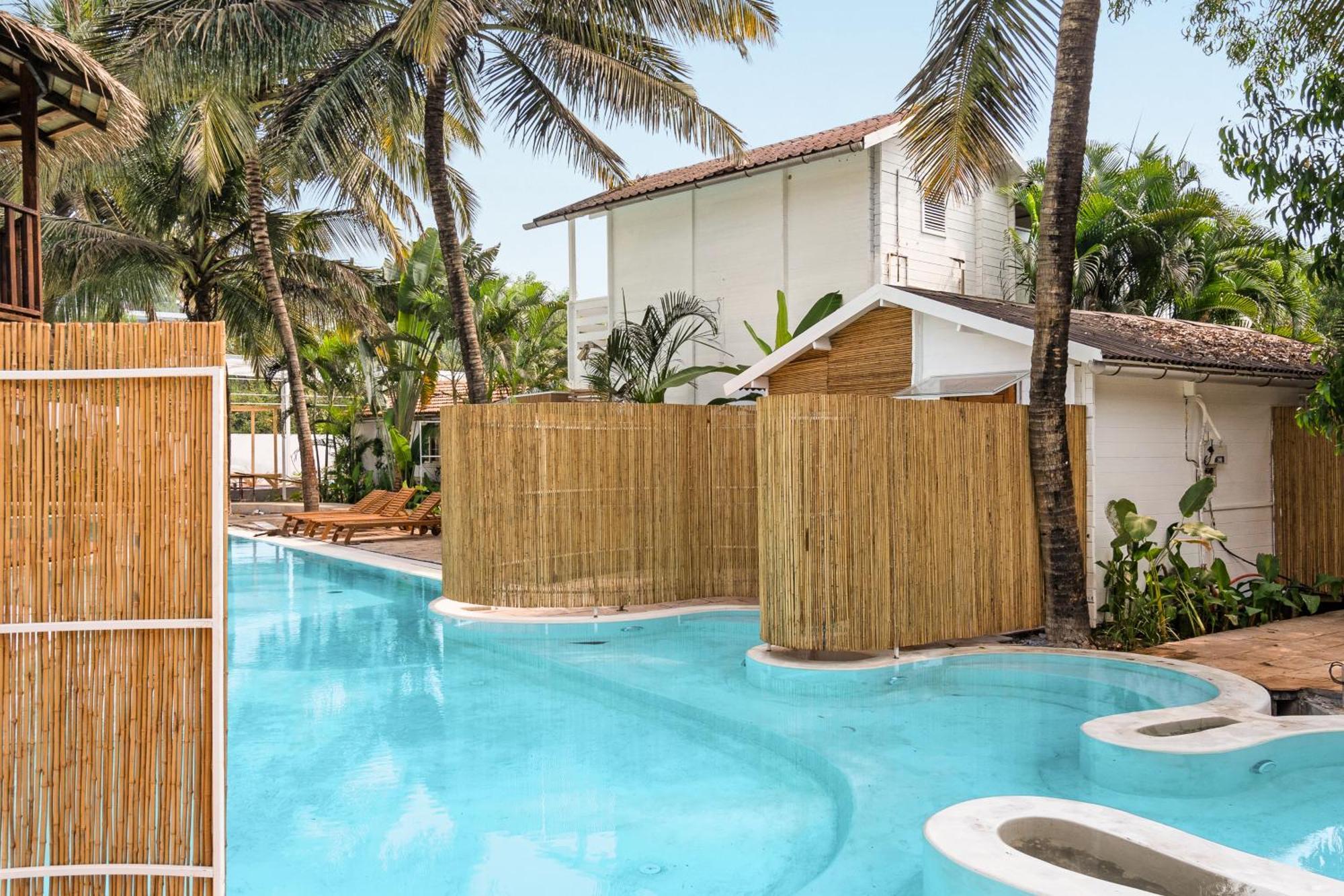 Azora By Ayatana, Goa Hotel Morjim Bagian luar foto