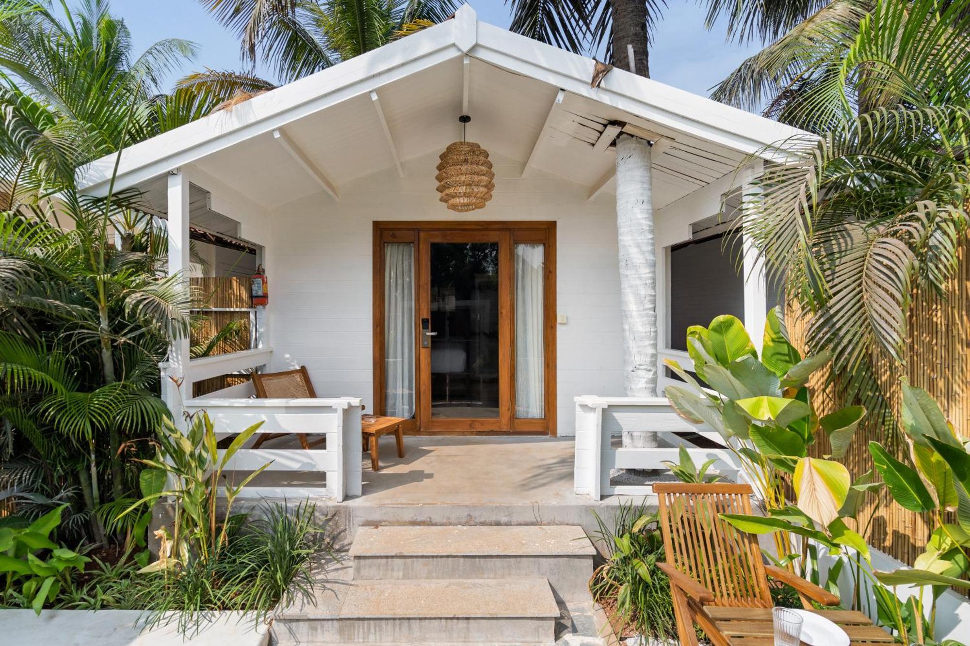 Azora By Ayatana, Goa Hotel Morjim Bagian luar foto