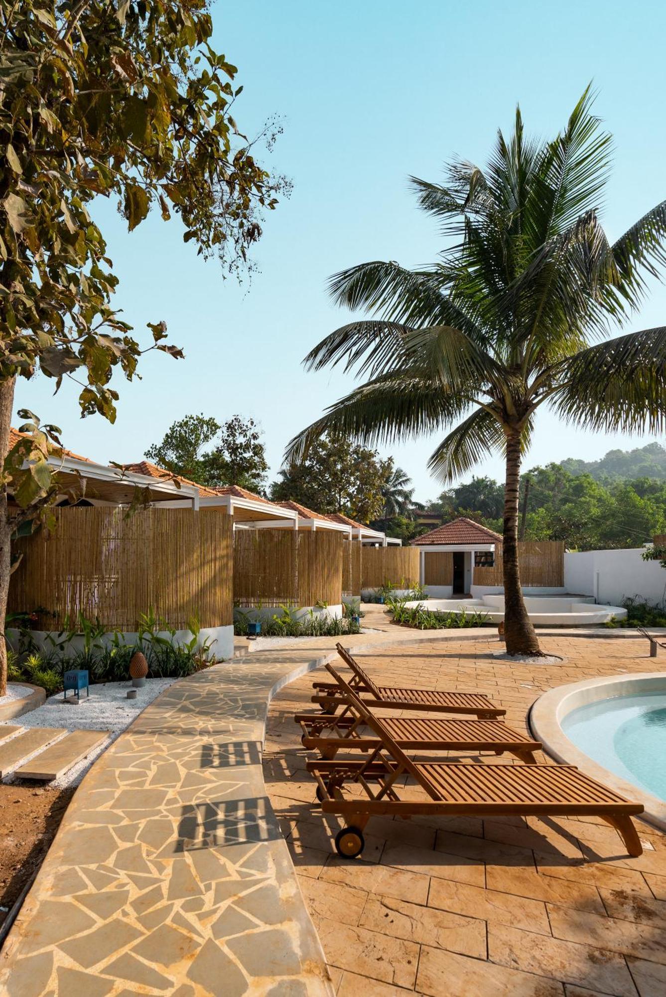 Azora By Ayatana, Goa Hotel Morjim Bagian luar foto